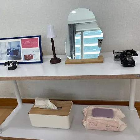 Hongdae Guesthouse3 1Min From Hongik Uni Station Exit #1 Seoul Exterior photo