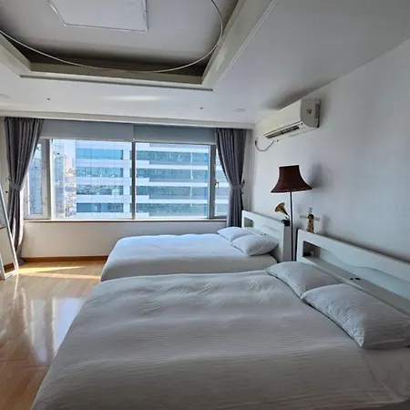 Hongdae Guesthouse3 1Min From Hongik Uni Station Exit #1 Seoul Exterior photo