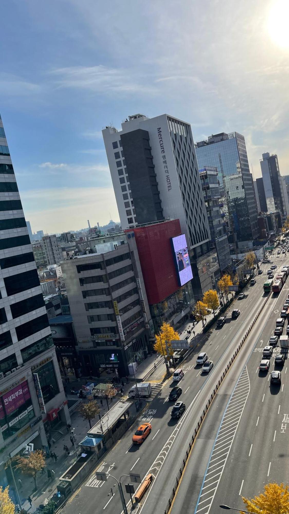Hongdae Guesthouse3 1min From Hongik Uni Station Exit #1 首爾