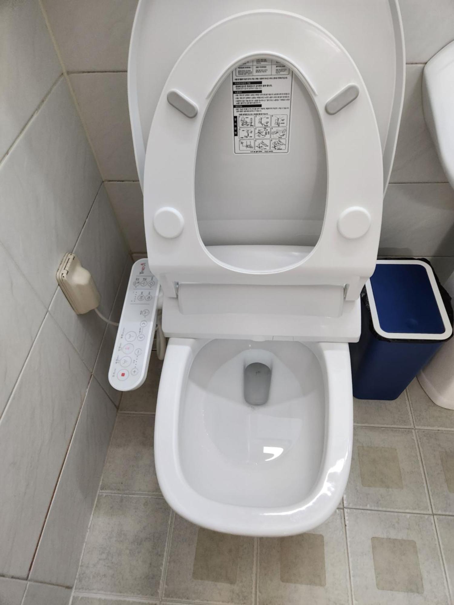 Hongdae Guesthouse3 1min From Hongik Uni Station Exit #1 公寓 首爾