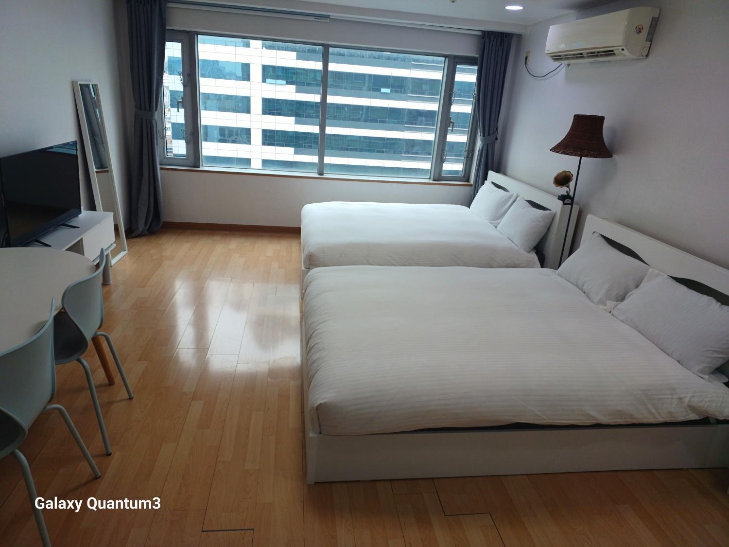 Hongdae Guesthouse3 1min From Hongik Uni Station Exit #1 * 首爾